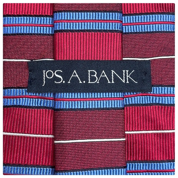 😎Very Handsome Horizontal Stripes Jos A Bank Silk Tie😎 - Picture 9 of 9